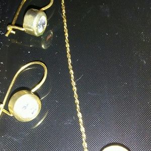 Necklace w/matching earrings